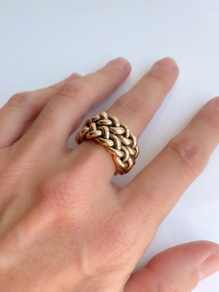 Double platted ring