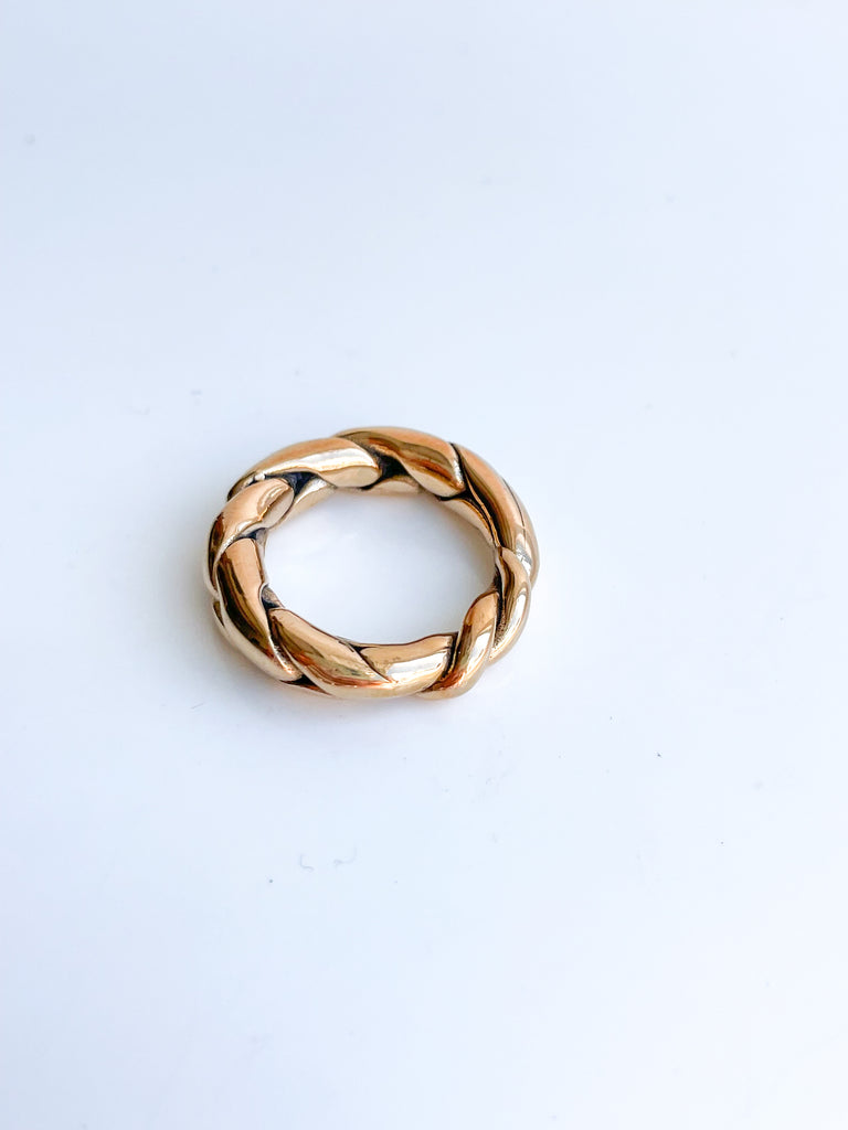 Single platted ring